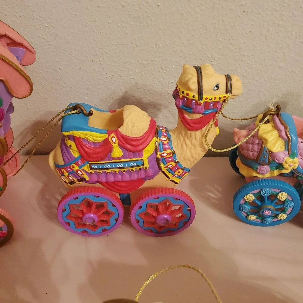 Kidkore 1998 Circus‎ Fair Tiger Pig Zebra Pull Toy Camel Horse Vintage Decor